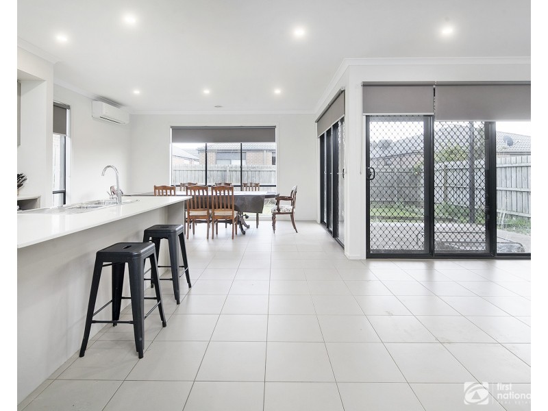 6 Fiorelli Boulevard, Cranbourne East VIC 3977