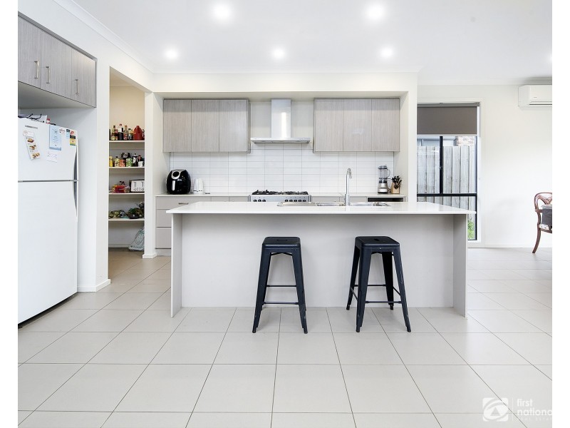 6 Fiorelli Boulevard, Cranbourne East VIC 3977