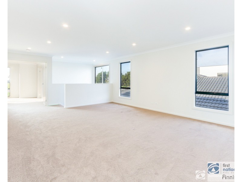 6 Fiorelli Boulevard, Cranbourne East VIC 3977