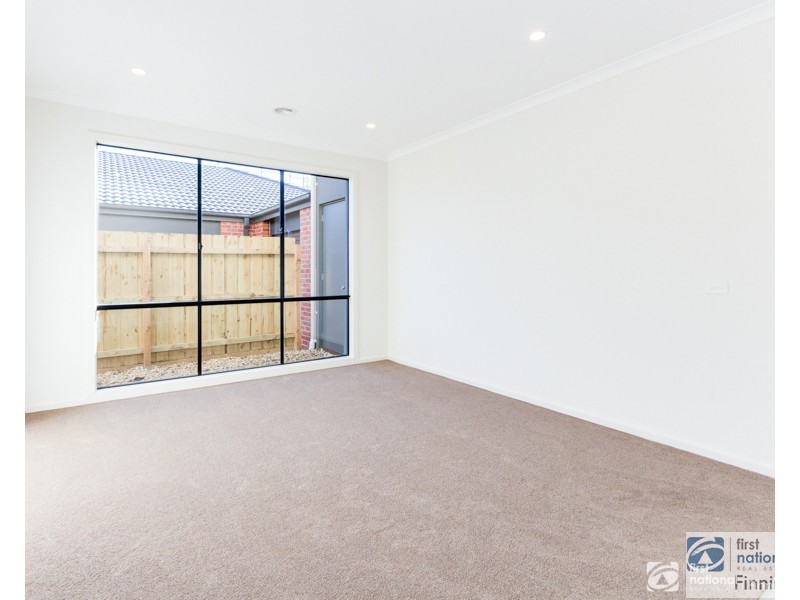 6 Fiorelli Boulevard, Cranbourne East VIC 3977