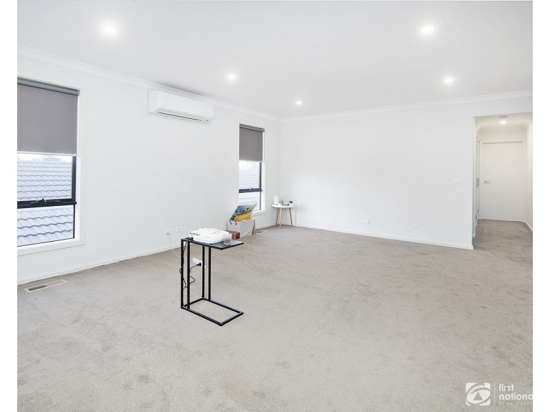 6 Fiorelli Boulevard, Cranbourne East VIC 3977