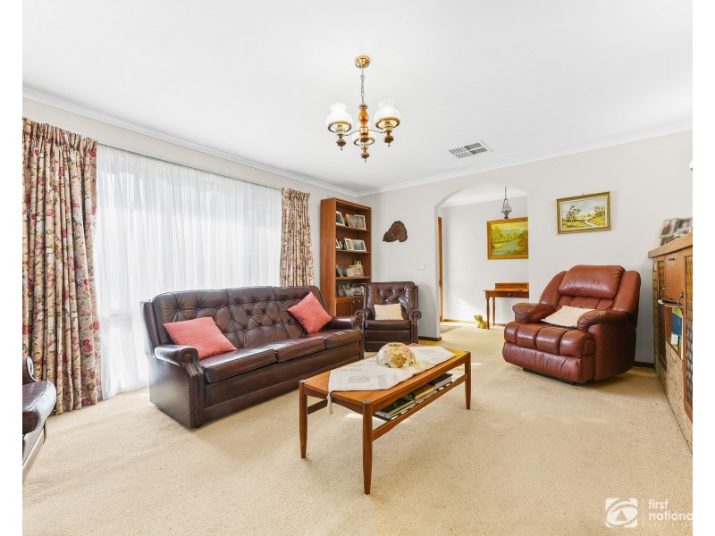 10 Binding Avenue, Cranbourne VIC 3977