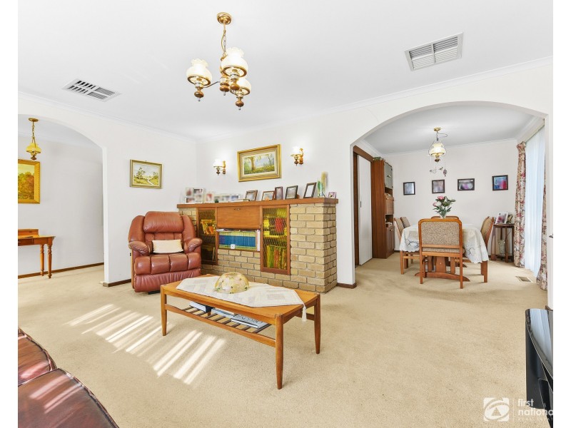 10 Binding Avenue, Cranbourne VIC 3977