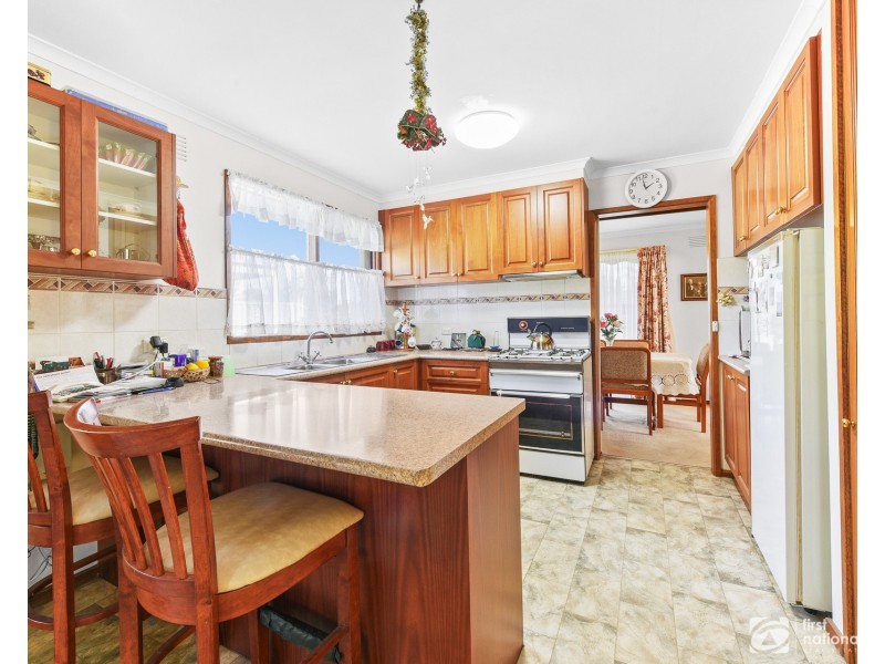 10 Binding Avenue, Cranbourne VIC 3977