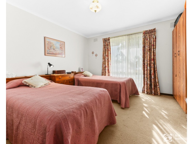 10 Binding Avenue, Cranbourne VIC 3977