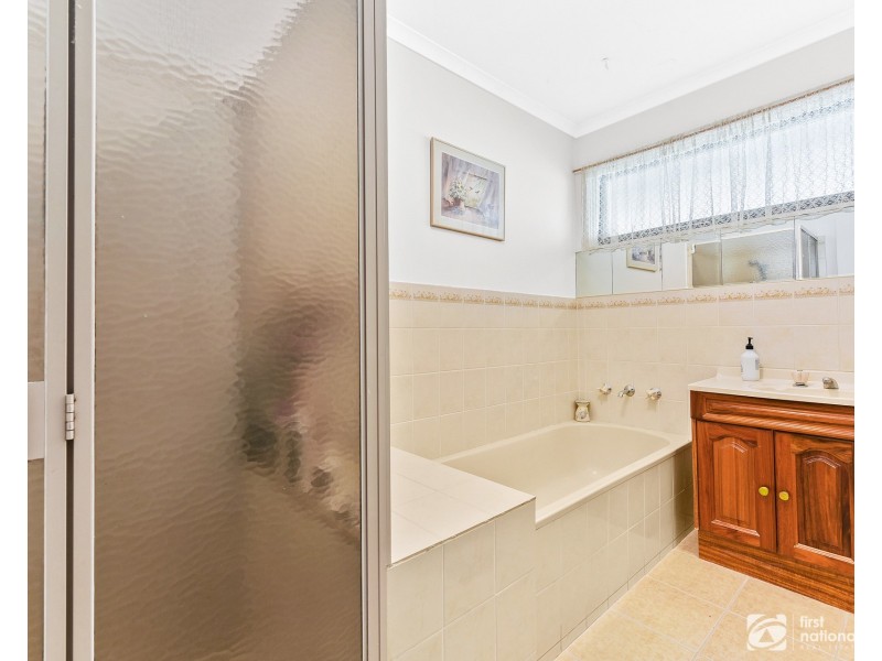10 Binding Avenue, Cranbourne VIC 3977