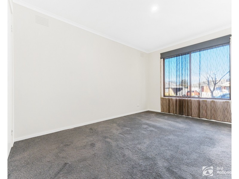 1/9 Walter Street, Cranbourne VIC 3977
