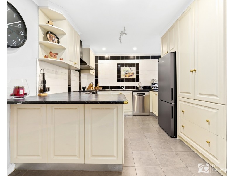 11 Athena Court, Cranbourne VIC 3977