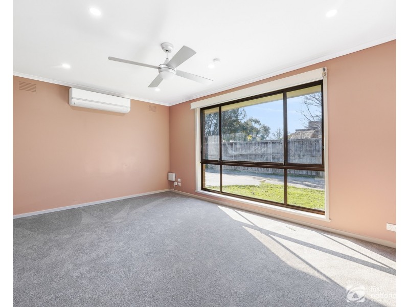 2/22 Walter Street, Cranbourne VIC 3977