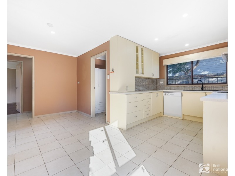 2/22 Walter Street, Cranbourne VIC 3977