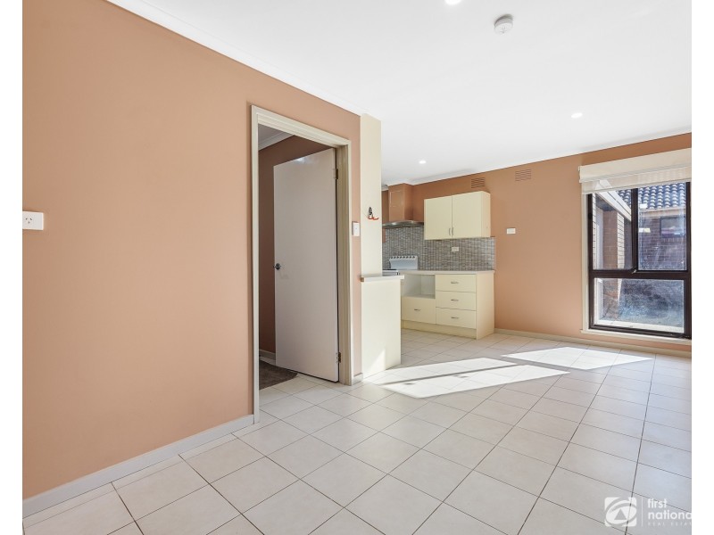 2/22 Walter Street, Cranbourne VIC 3977