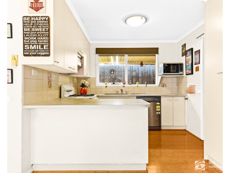 6 Jindalee Gardens, Cranbourne West VIC 3977