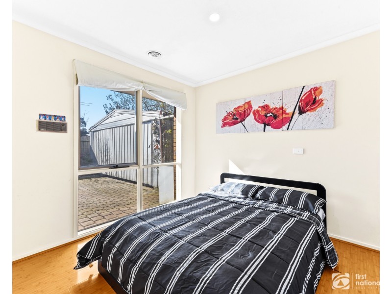 6 Jindalee Gardens, Cranbourne West VIC 3977