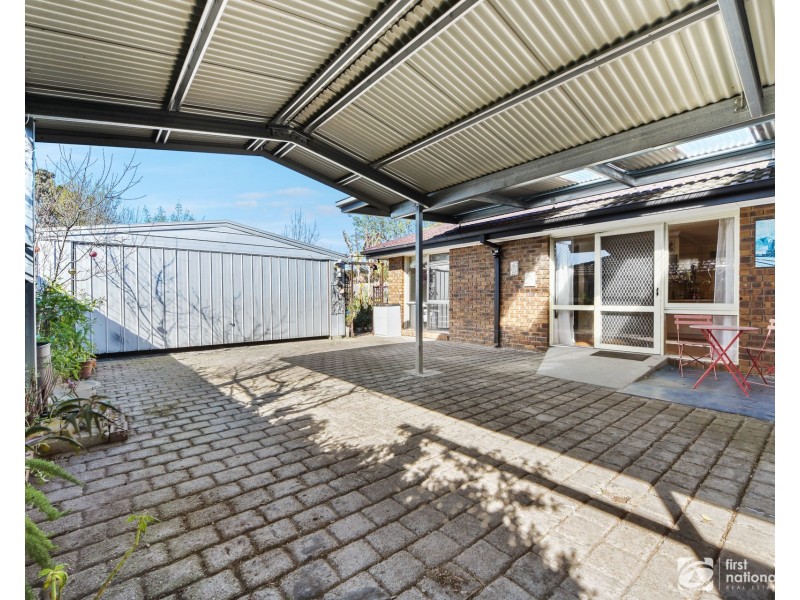 6 Jindalee Gardens, Cranbourne West VIC 3977