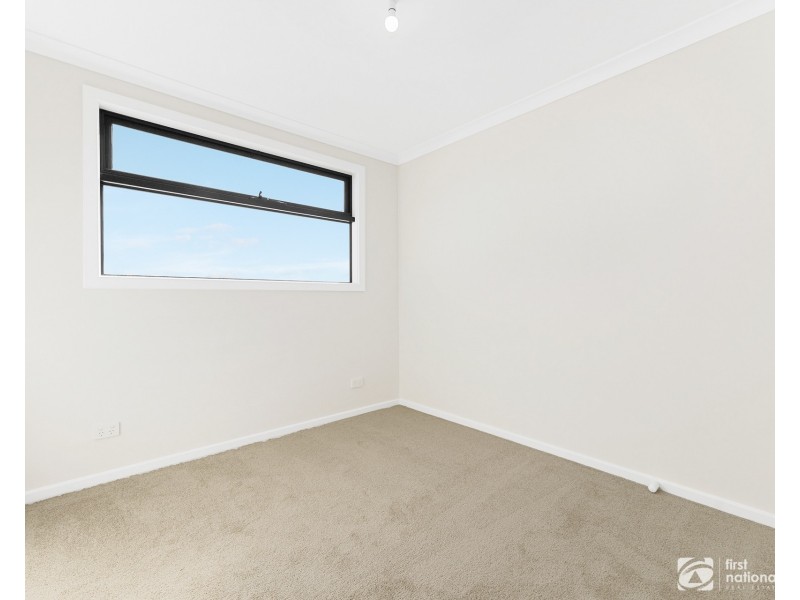 6 Eifel Walk, Clyde VIC 3978