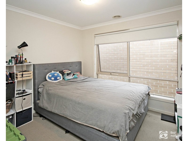 5 Mossey Crescent, Cranbourne East VIC 3977
