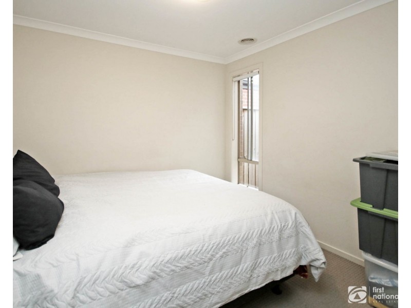 5 Mossey Crescent, Cranbourne East VIC 3977