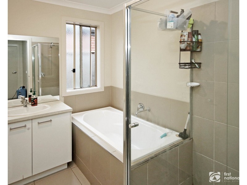 5 Mossey Crescent, Cranbourne East VIC 3977