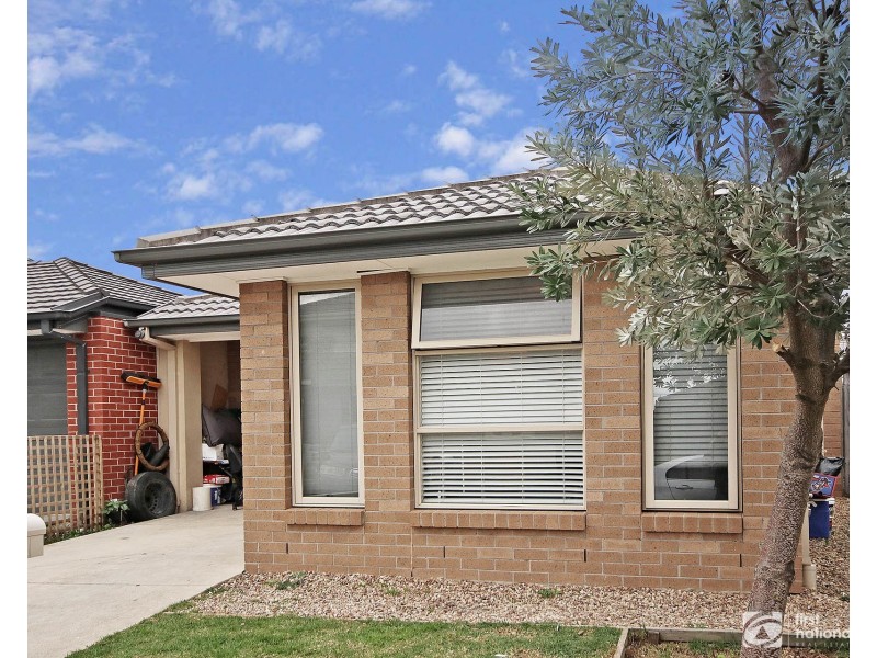 5 Mossey Crescent, Cranbourne East VIC 3977