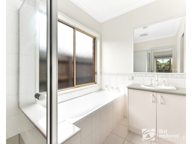 21 Miralie Way, Cranbourne West VIC 3977