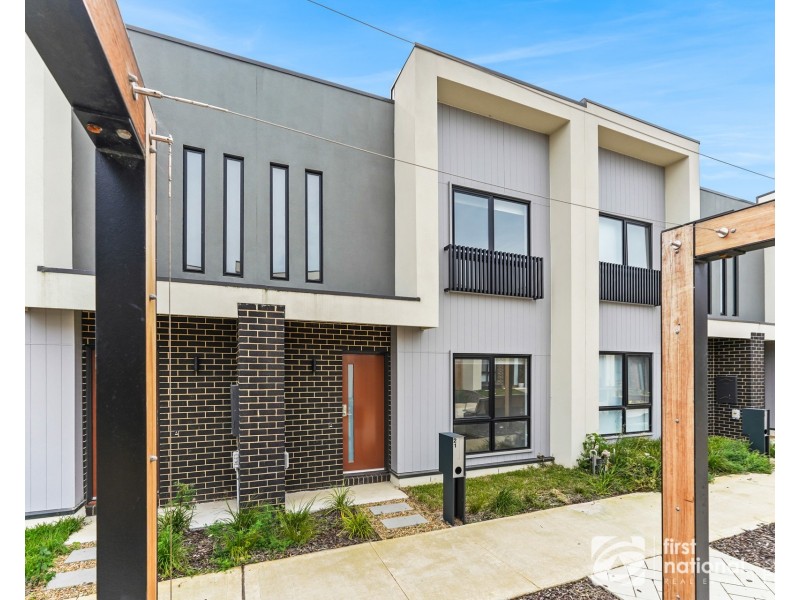 21 Cultura Walk, Cranbourne West VIC 3977