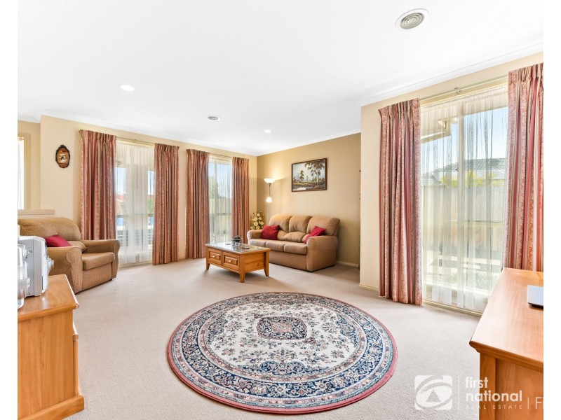 2 Isabella Place, Cranbourne North VIC 3977