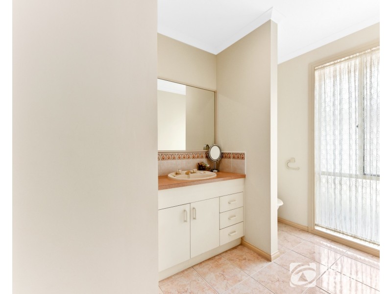 2 Isabella Place, Cranbourne North VIC 3977