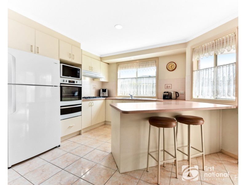 2 Isabella Place, Cranbourne North VIC 3977