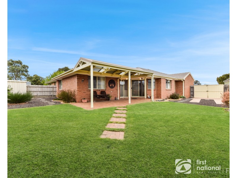 2 Isabella Place, Cranbourne North VIC 3977