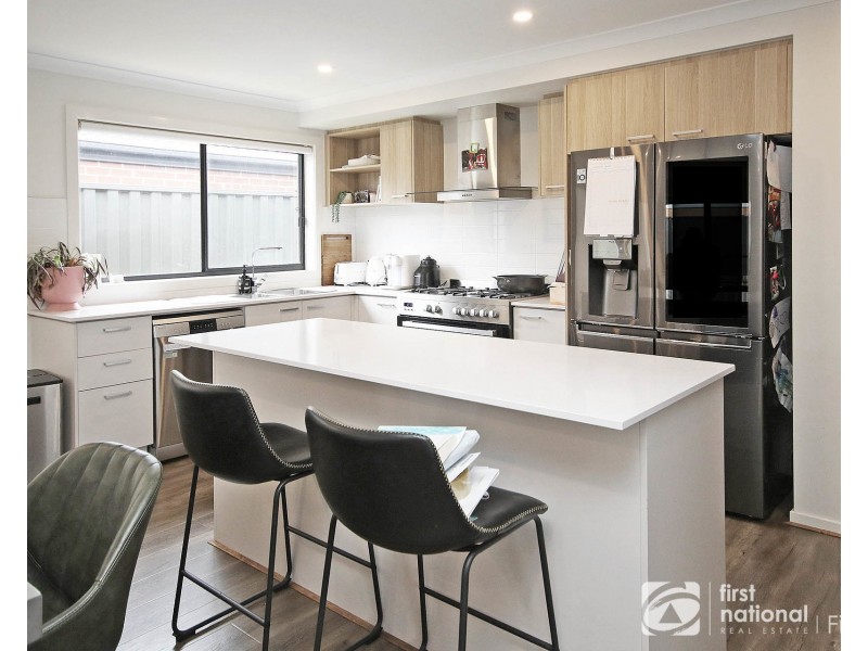 100 Hartleigh Street, Clyde VIC 3978