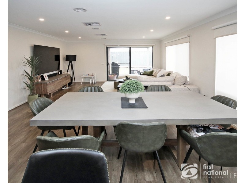 100 Hartleigh Street, Clyde VIC 3978