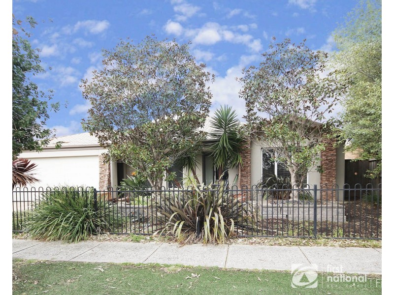 33 Waterbury Street, Cranbourne VIC 3977