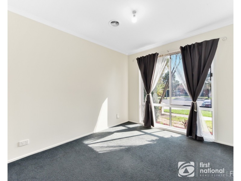 24 Howqua Place, Cranbourne VIC 3977