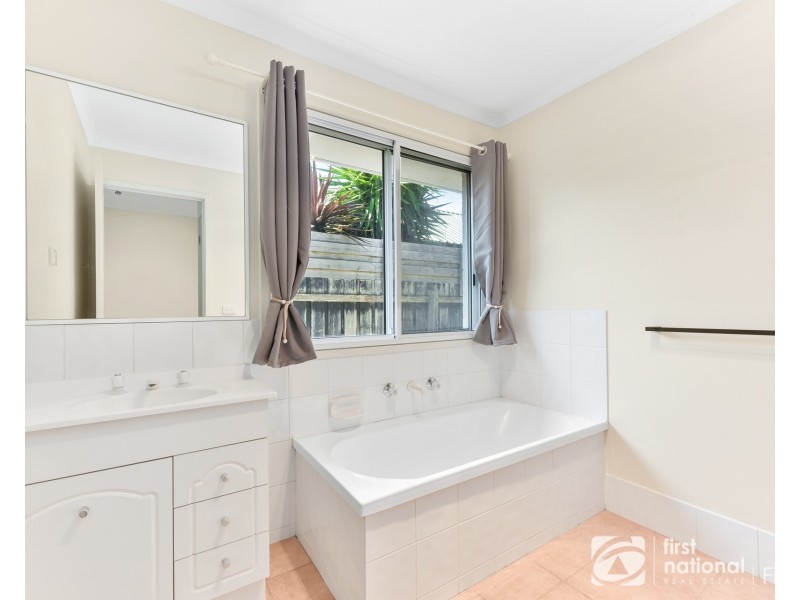 24 Howqua Place, Cranbourne VIC 3977