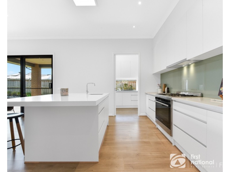 12 Pelham Drive, Clyde VIC 3978
