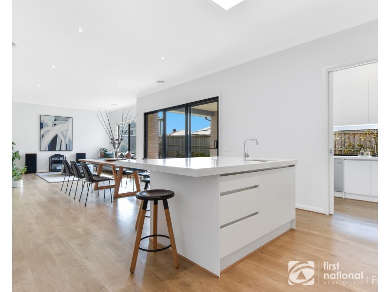 12 Pelham Drive, Clyde VIC 3978