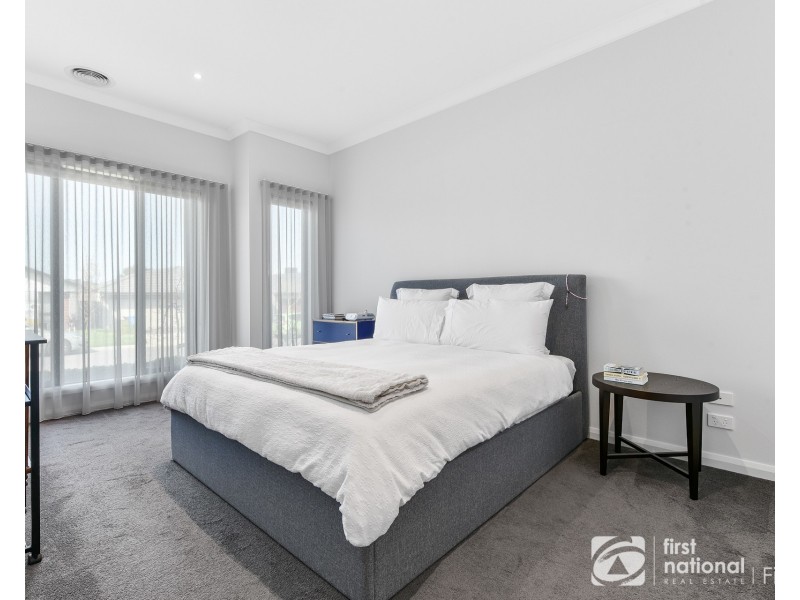 12 Pelham Drive, Clyde VIC 3978