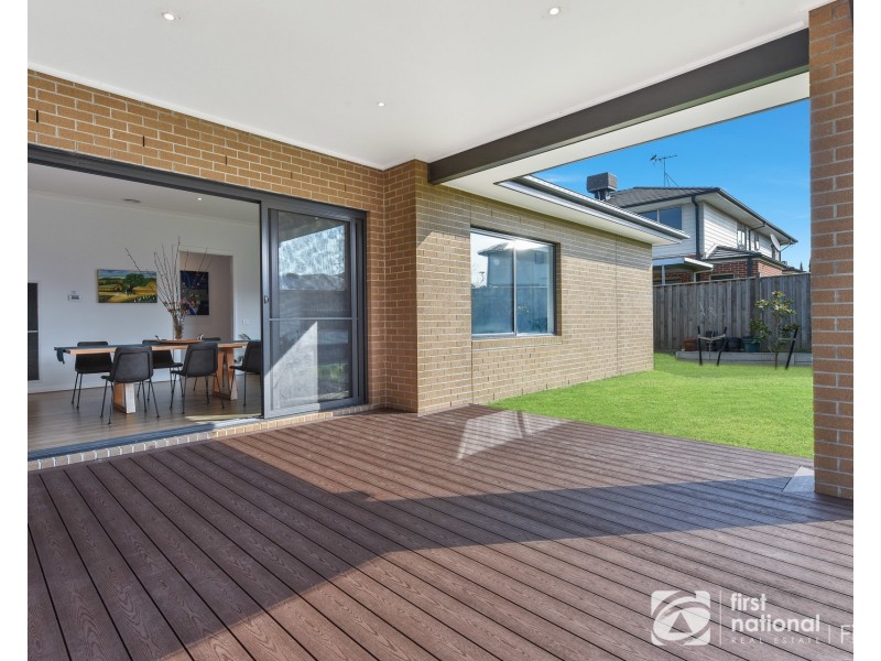 12 Pelham Drive, Clyde VIC 3978