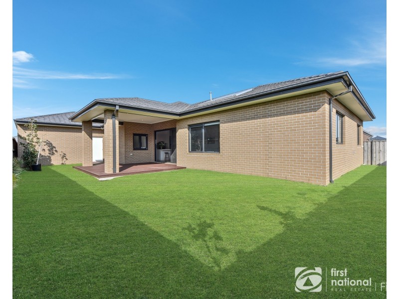 12 Pelham Drive, Clyde VIC 3978