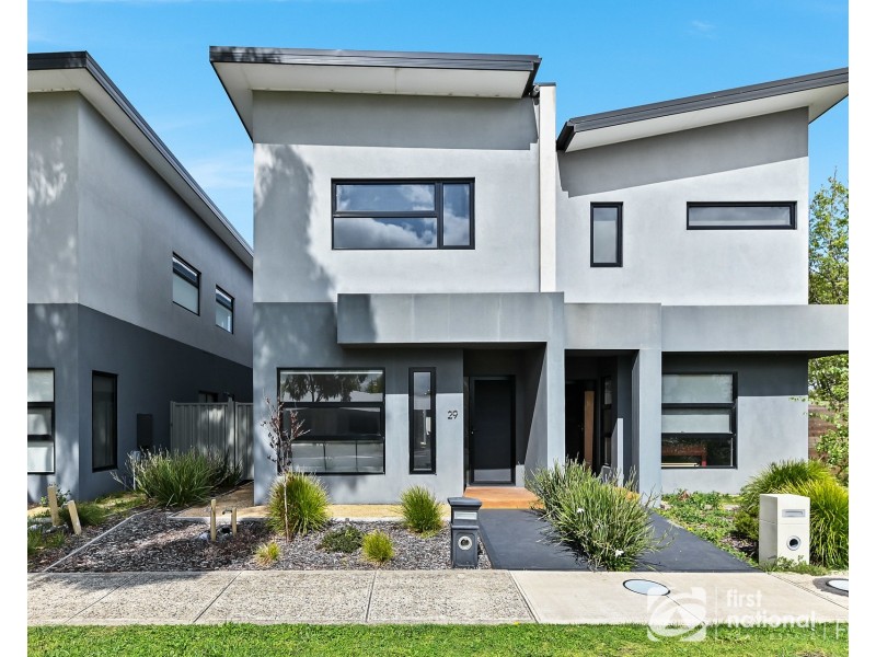 29 Elmslie Drive, Cranbourne East VIC 3977