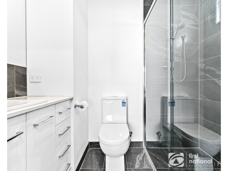 29 Elmslie Drive, Cranbourne East VIC 3977