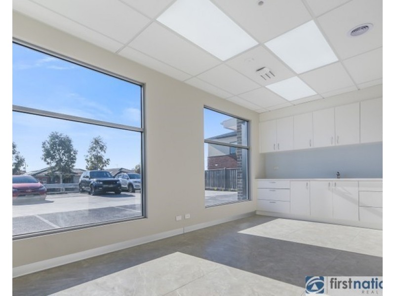 3/31 Linden Tree Way, Cranbourne North VIC 3977