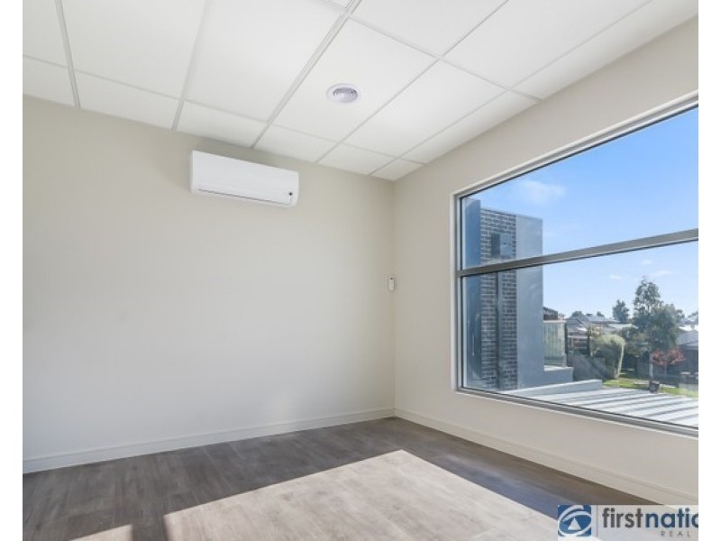 3/31 Linden Tree Way, Cranbourne North VIC 3977