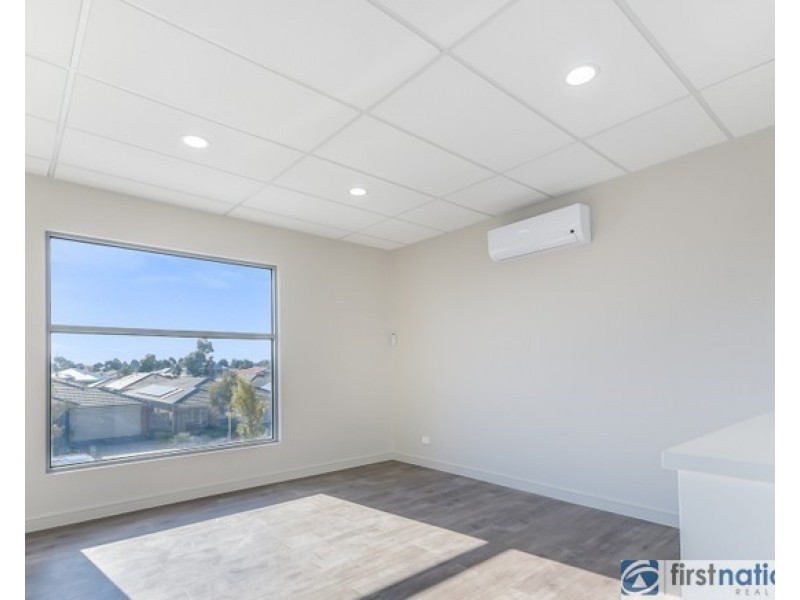 3/31 Linden Tree Way, Cranbourne North VIC 3977