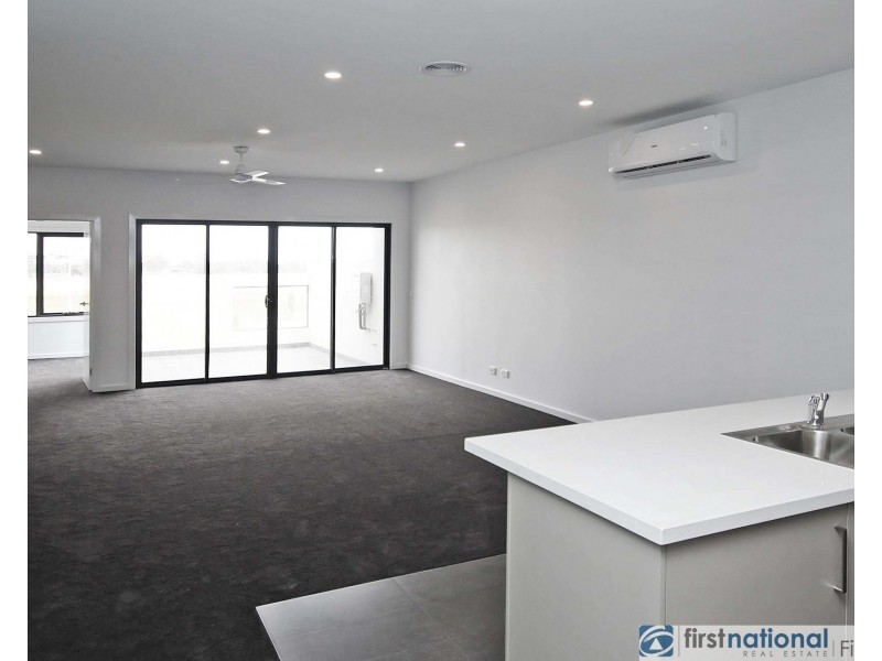 17 Push-Pea Way, Cranbourne West VIC 3977