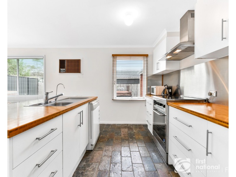 115 Endeavour Drive, Cranbourne North VIC 3977
