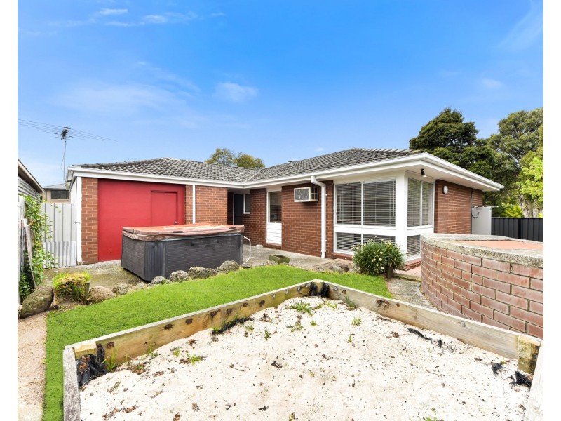 115 Endeavour Drive, Cranbourne North VIC 3977
