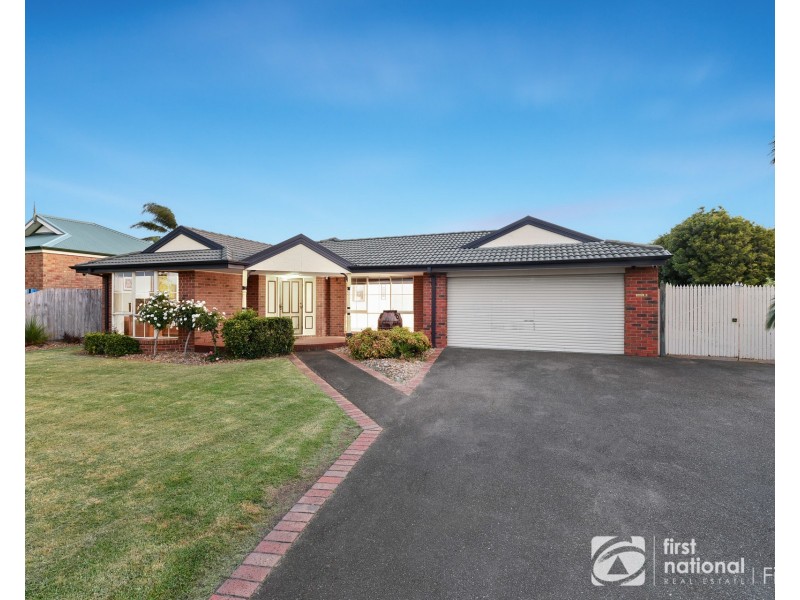 7 Huntingdale Close, Cranbourne VIC 3977
