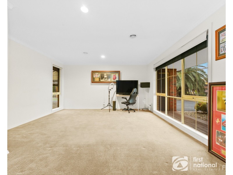 7 Huntingdale Close, Cranbourne VIC 3977