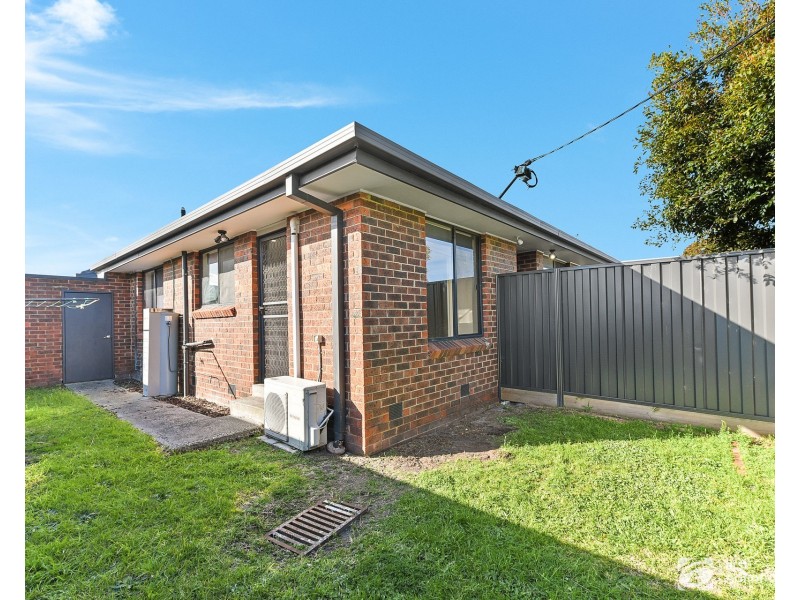 1/9 Walter Street, Cranbourne VIC 3977